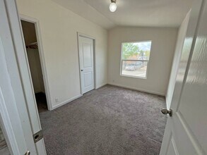 1453 Elizabeth St in Coalinga, CA - Building Photo - Building Photo