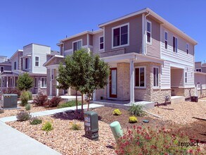 1656 S Tower Rd in Aurora, CO - Building Photo - Building Photo