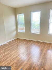 538 N Pulaski St photo'