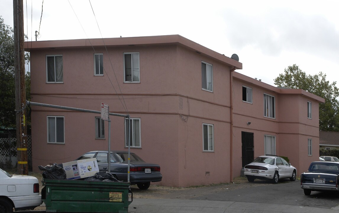 2336 92nd Ave in Oakland, CA - Building Photo