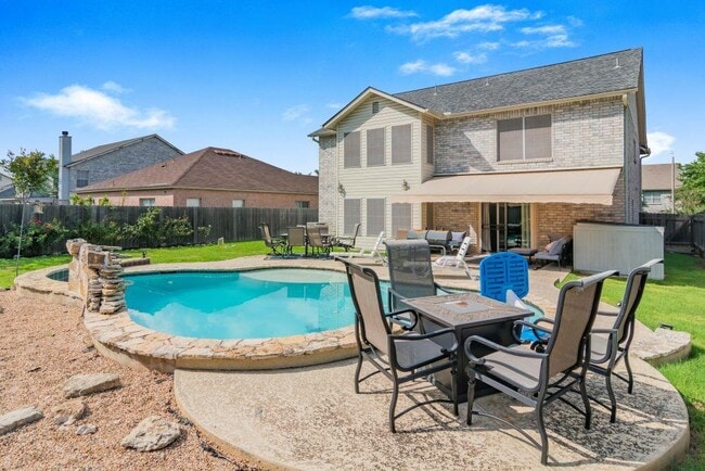 property at 1117 Del Roy Dr