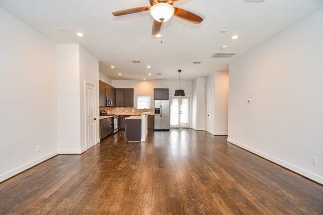property at 2422 Navigation Blvd