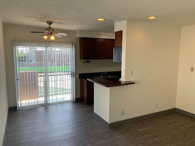 12236 Pacific Ave, Unit 11 in Los Angeles, CA - Building Photo - Building Photo