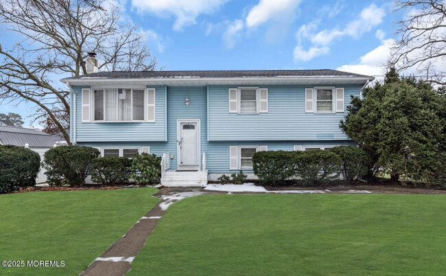 property at 808 Broadway Blvd