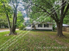 8438 Stonewall Jackson Dr in Jonesboro, GA - Building Photo - Building Photo