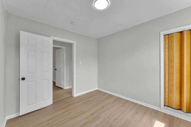 647 N Delaware St in Paulsboro, NJ - Building Photo - Building Photo