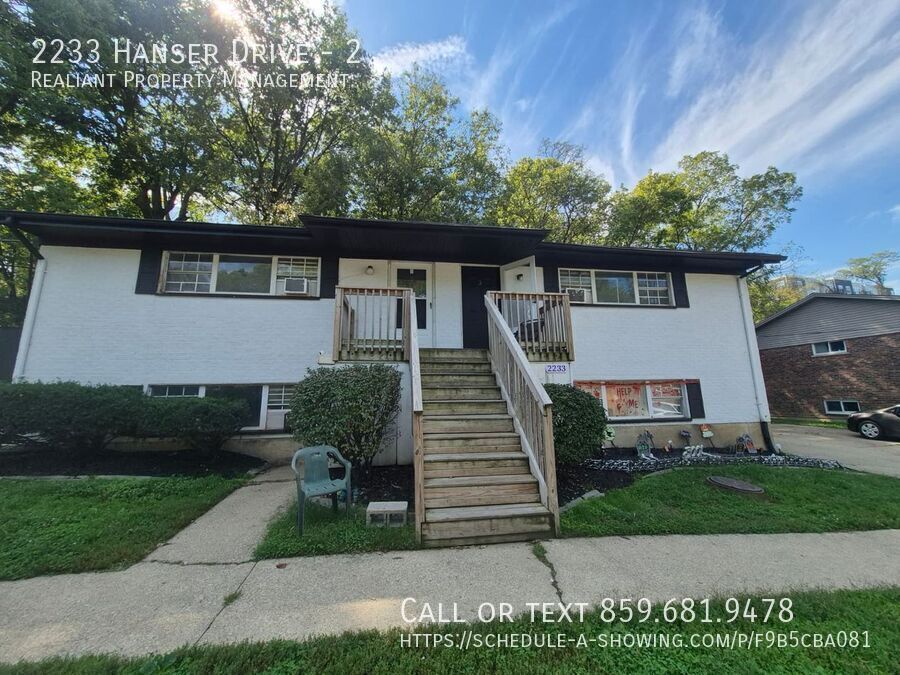 2233 Hanser Dr in Covington, KY - Building Photo