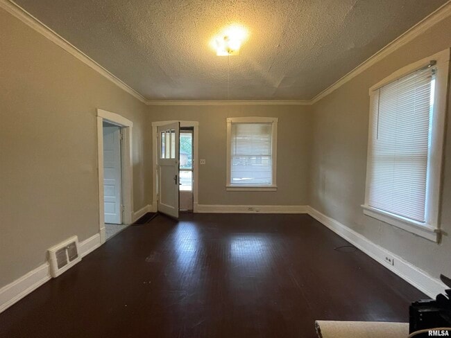 612 W Loucks Ave in Peoria, IL - Building Photo - Building Photo