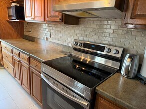175 Maple Ave in Westbury, NY - Building Photo - Building Photo