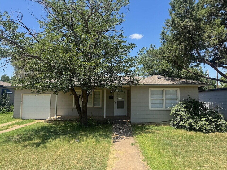 2508 44th St in Lubbock, TX - Building Photo