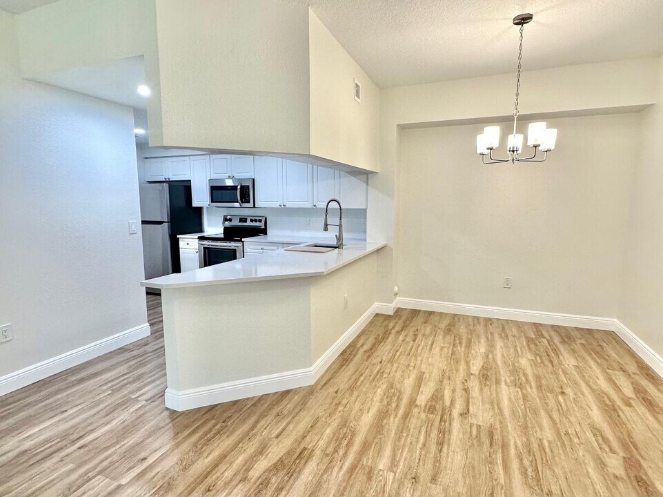 3018 Alcazar Pl in Palm Beach Gardens, FL - Building Photo