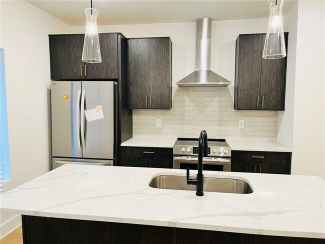 property at 1445 Walker Pl SE