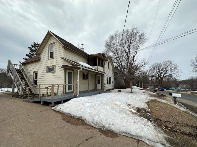 306 18th Ave E in Menomonie, WI - Building Photo