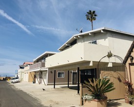 1125-1127 Montauk Ln in Ventura, CA - Building Photo - Primary Photo