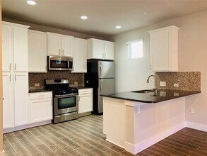 7500 Wolverine St in Austin, TX - Building Photo - Building Photo
