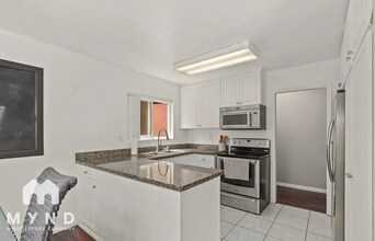 17081 W Bernardo Dr in San Diego, CA - Building Photo - Building Photo