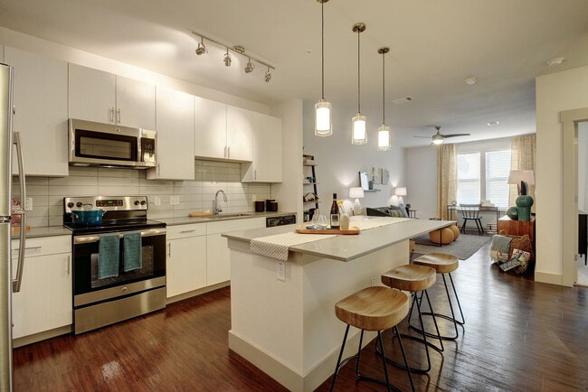 Farmhouse Apartments in Austin, TX - Building Photo - Building Photo