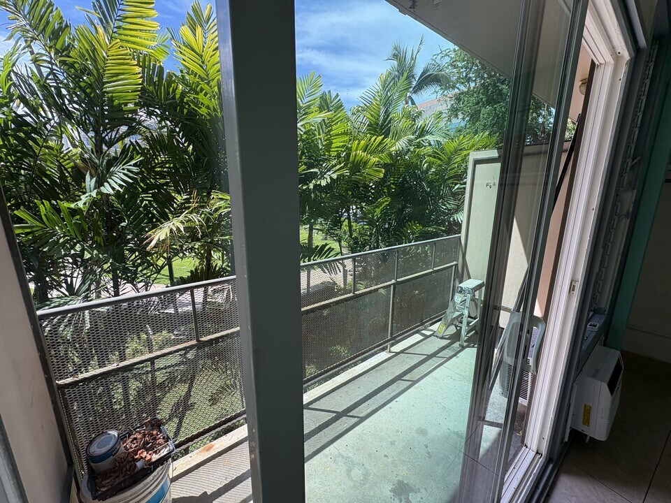 2126 Lau‘ula St in Honolulu, HI - Building Photo