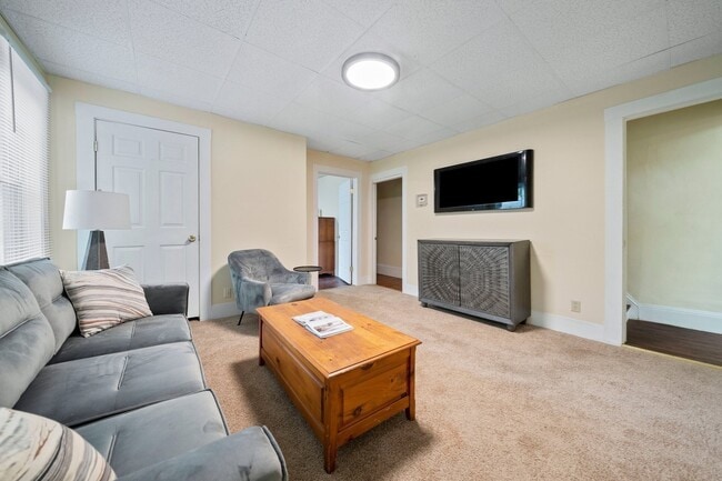 190 Common St, Unit 2 in Quincy, MA - Building Photo - Building Photo