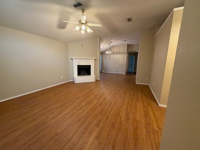 2521 Ensenada Ln in Fort Worth, TX - Building Photo - Building Photo