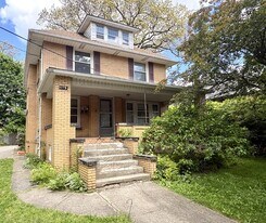 179 Oakdale Ave in Akron, OH - Building Photo
