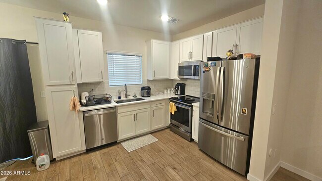 2818 W Red Fox Rd in Phoenix, AZ - Building Photo - Building Photo