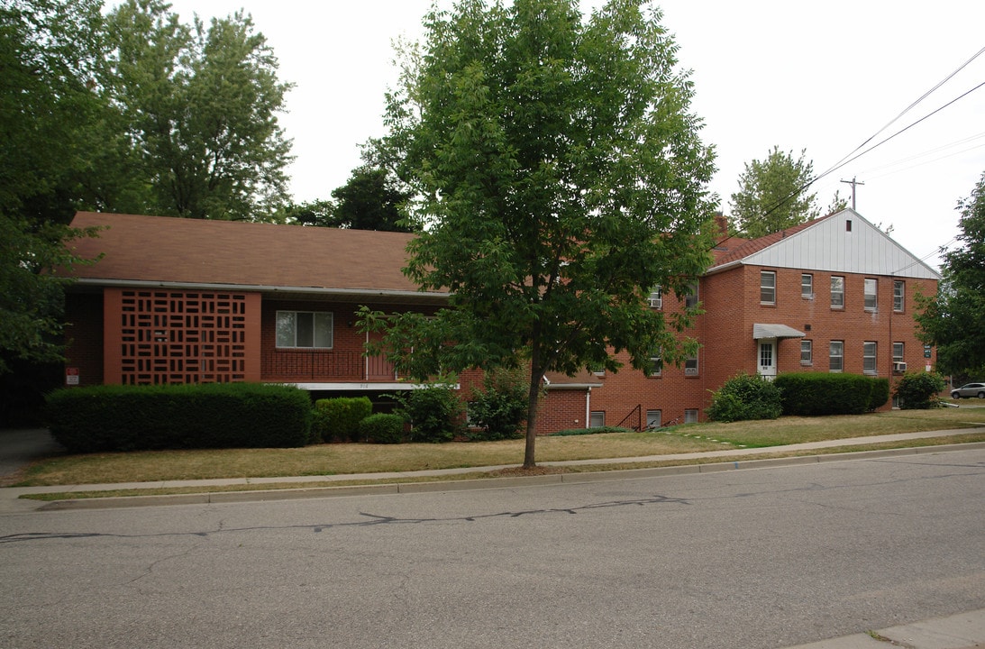 Lilac Apartments in East Lansing, MI - Foto de edificio