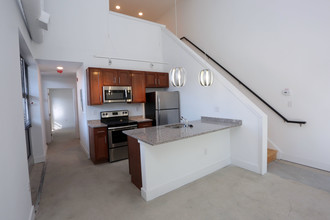 First Colony Flats in Norfolk, VA - Building Photo - Interior Photo