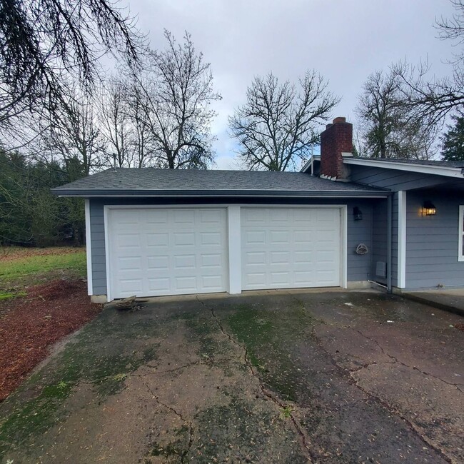 680 Goldfish Farm Rd SE in Albany, OR - Building Photo - Building Photo