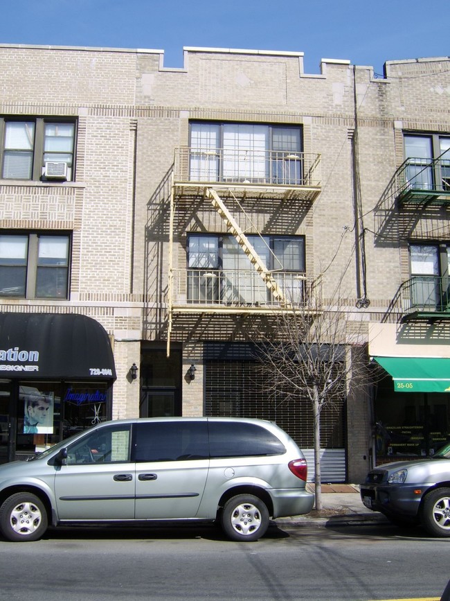 2503 Newtown Ave in Astoria, NY - Building Photo - Building Photo