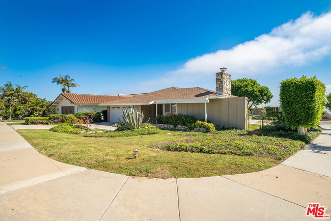 30303 Vía Cambron in Rancho Palos Verdes, CA - Building Photo - Building Photo