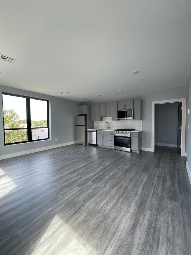 360 Western Ave, Unit 301