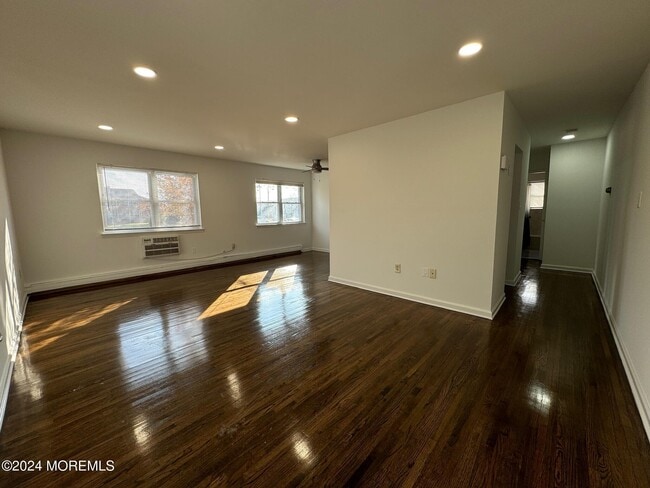 75 Stonehurst Blvd in Freehold, NJ - Building Photo - Building Photo