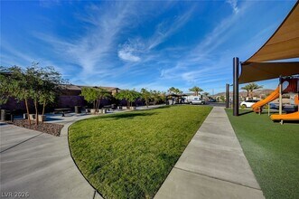 965 Nevada State Dr in Henderson, NV - Building Photo - Building Photo