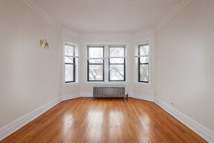 1913 W Larchmont Ave, Unit 3 in Chicago, IL - Building Photo