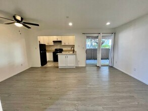 3250 Ashford St in San Diego, CA - Building Photo - Building Photo