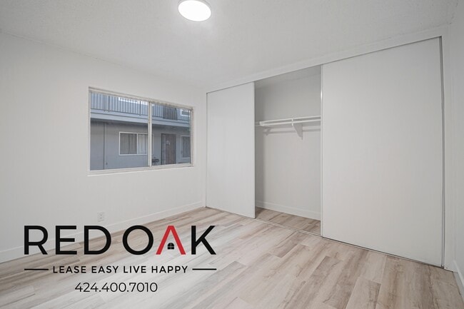 6501 Cherry Ave in Long Beach, CA - Foto de edificio - Building Photo