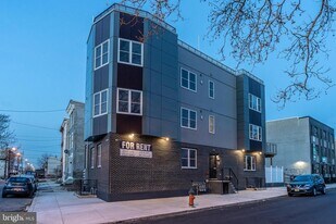 2045 N College Ave in Philadelphia, PA - Building Photo