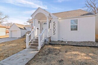 5005 N Elmwood Ave in Kansas City, MO - Building Photo - Building Photo