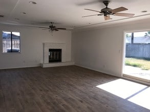 825 Moffat Dr in Hanford, CA - Building Photo - Building Photo
