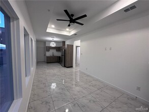 5308 Vision St-Unit -B in Rio Grande City, TX - Building Photo - Building Photo