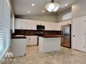 7346 N 82nd Ave in Glendale, AZ - Building Photo - Building Photo