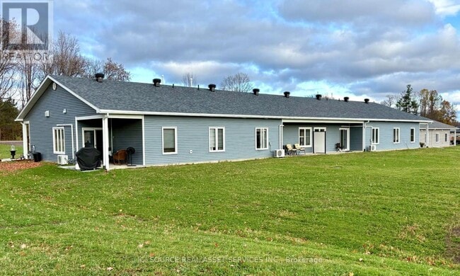 3496 Burnstown Rd in Renfrew, ON - Building Photo - Building Photo