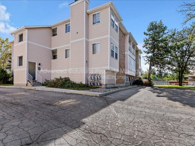 9132 S Scirlein Dr in Sandy, UT - Building Photo - Building Photo