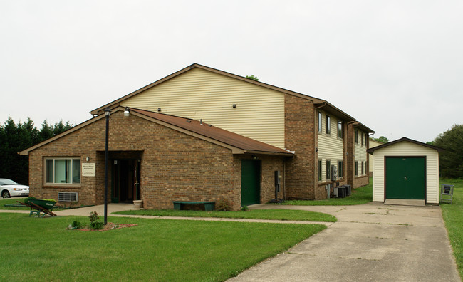 Maury Village Apartments in Hurricane, WV - Building Photo - Building Photo