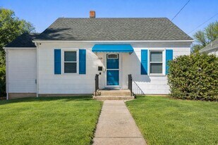 1009 Lindsay St in Lynchburg, VA - Building Photo