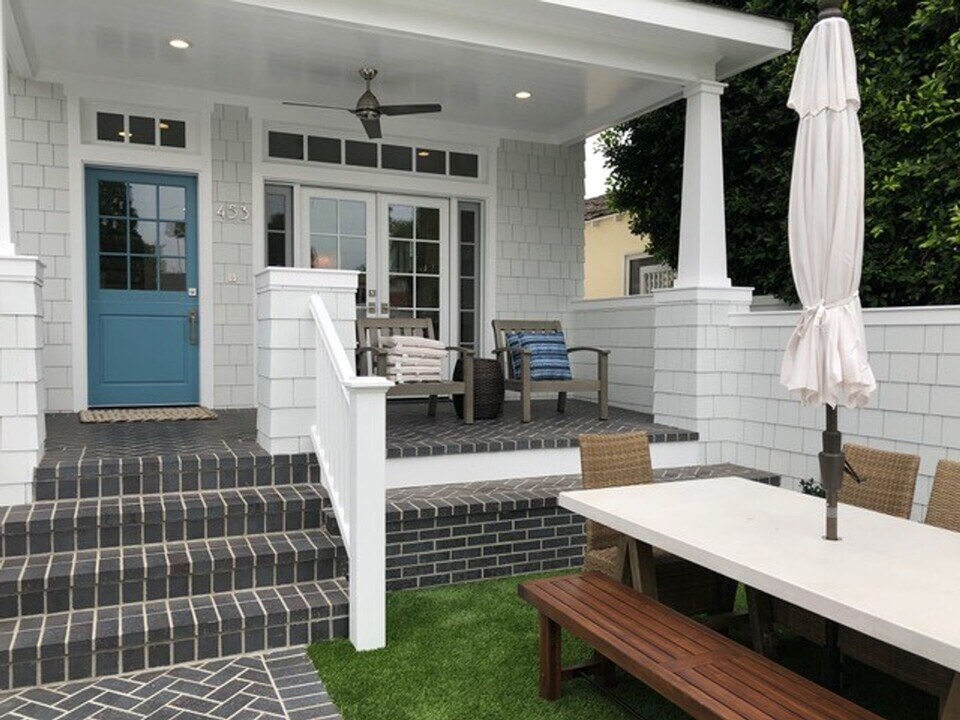 453 E Ave in Coronado, CA - Building Photo