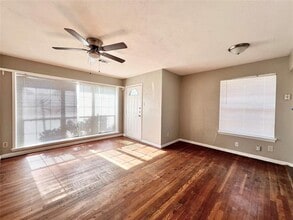 1607 Herschel St in Arlington, TX - Building Photo - Building Photo