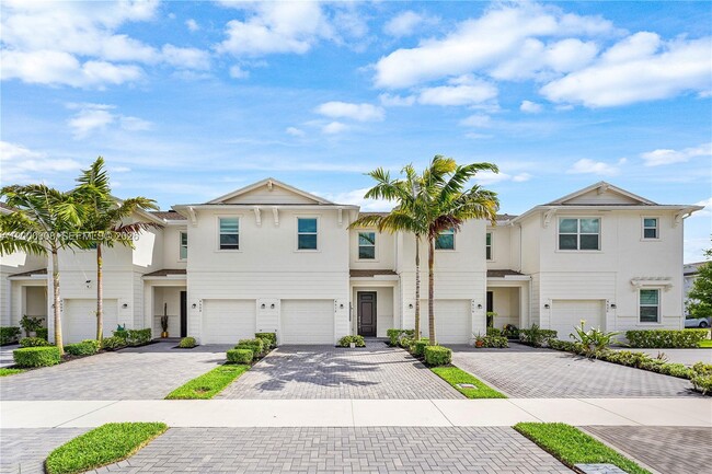 property at 4612 Hollister Ave