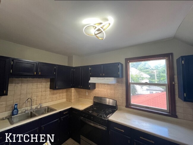 71 Mount Vernon St, Unit 2nd floor